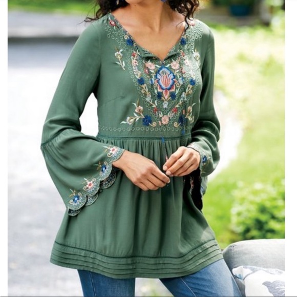 Soft Surroundings Tops - Soft Surroundings embroidered green long sleeve tunic top